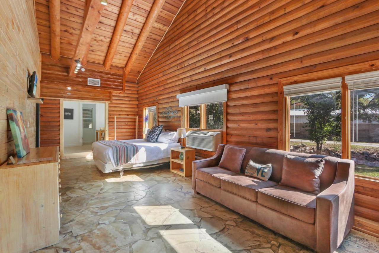 Wimberley Log Cabins Resort And Suites- Unit 4 外观 照片